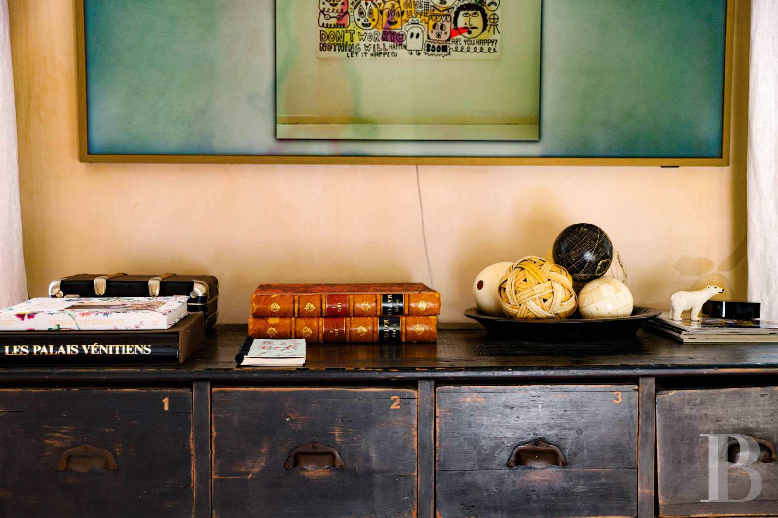 Dans les Alpes-de-Haute-Provence, au sud de Forcalquier, une maison de village traditionnelle et audacieuse - photo  n°14